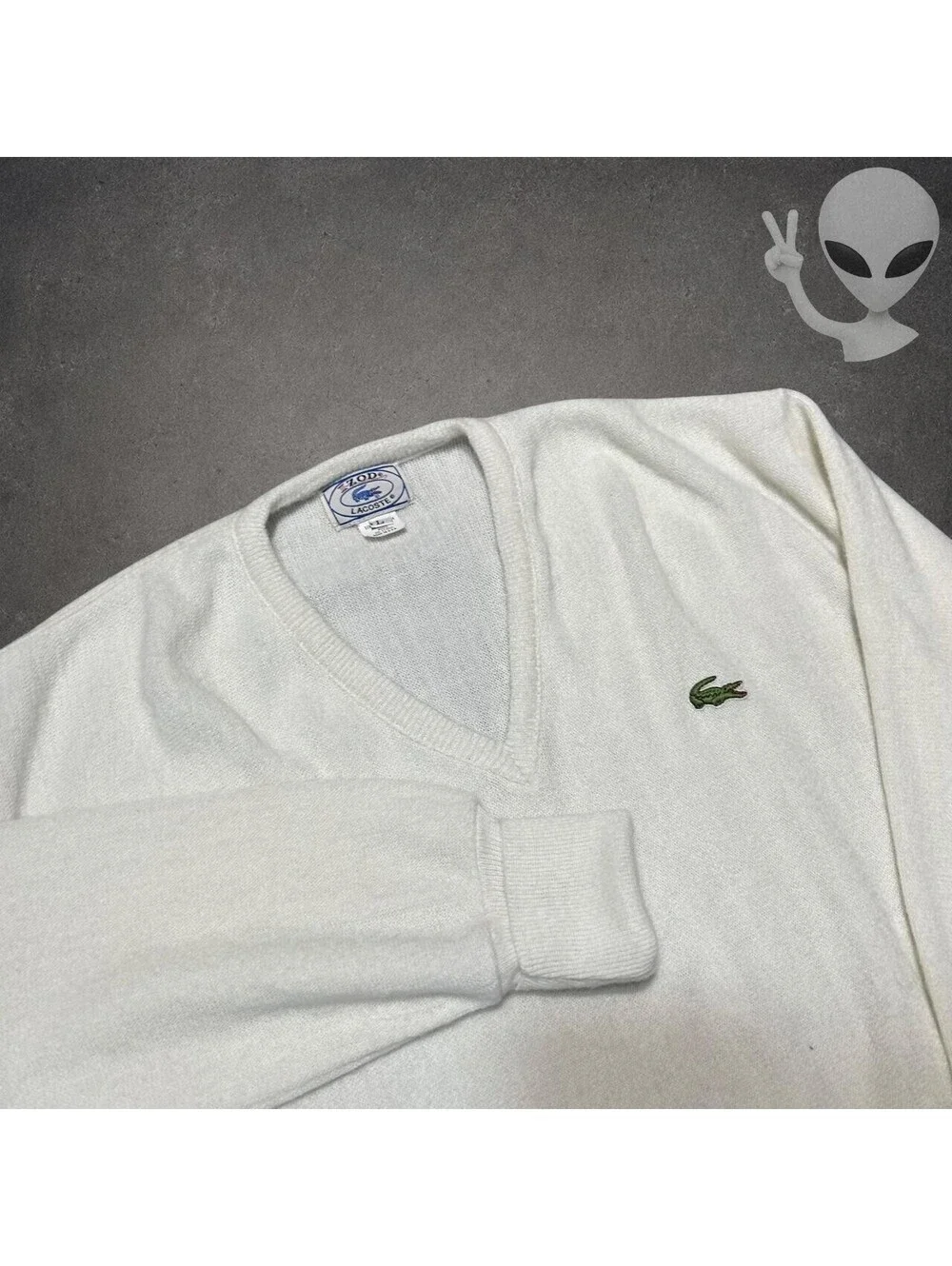 Vintage Izod Lacoste Sweater Mens US L White Acrylic V-Neck Preppy